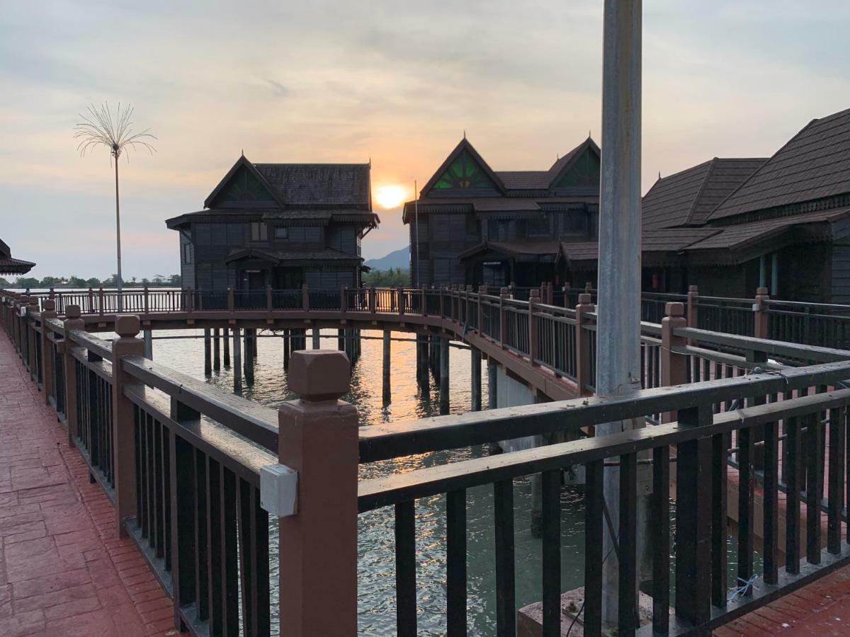 Langkawi Lagoon Resort Water Chalet Pantai Cenang  Exterior foto